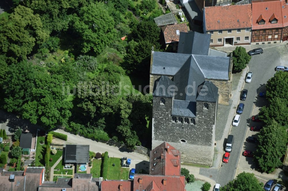 Luftaufnahme Halberstadt - Kirchengebäude der St. Moritzkirche am Moritzplan in Halberstadt im Bundesland Sachsen-Anhalt