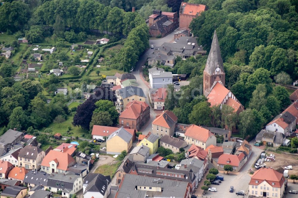 Luftbild Neubukow - Kirchengebäude in Neubukow im Bundesland Mecklenburg-Vorpommern, Deutschland