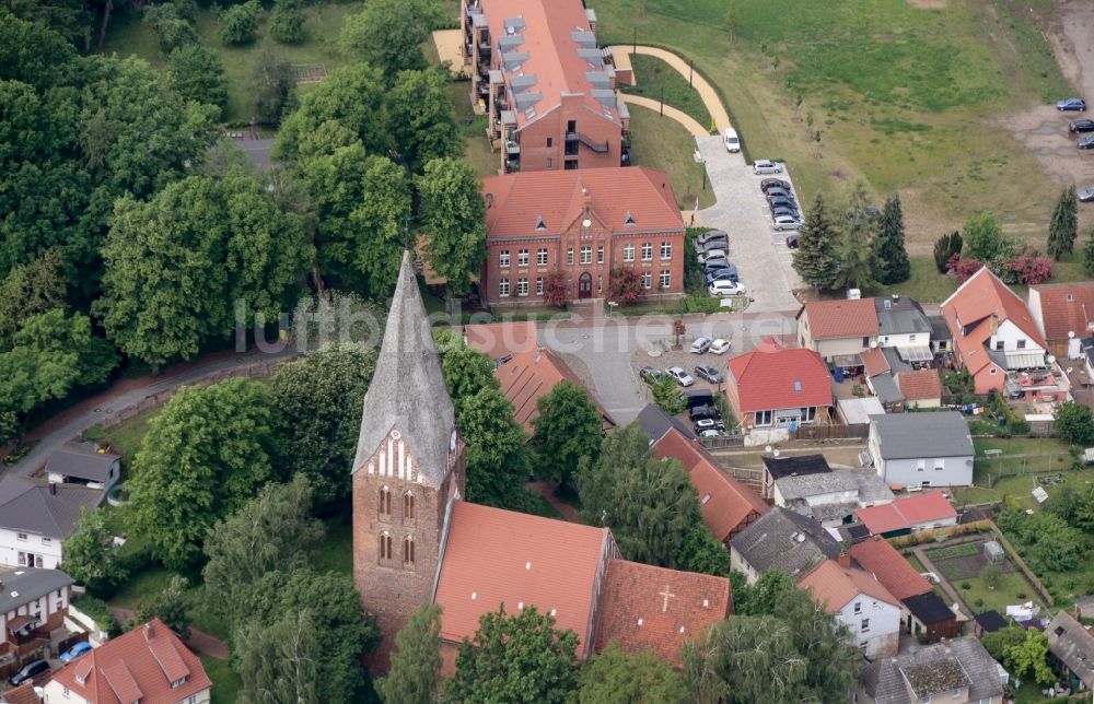 Luftaufnahme Neubukow - Kirchengebäude in Neubukow im Bundesland Mecklenburg-Vorpommern, Deutschland