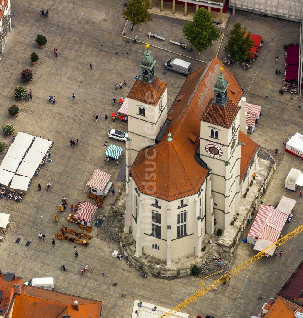 Luftbild Regensburg - Kirchengebäude am Neupfarrplatz in der Altstadt in Regensburg im Bundesland Bayern