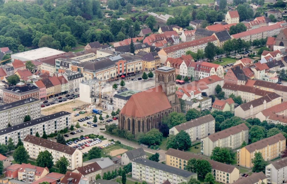 Luftaufnahme Anklam - Kirchengebäude der Nikolaikirche in Anklam im Bundesland Mecklenburg-Vorpommern, Deutschland