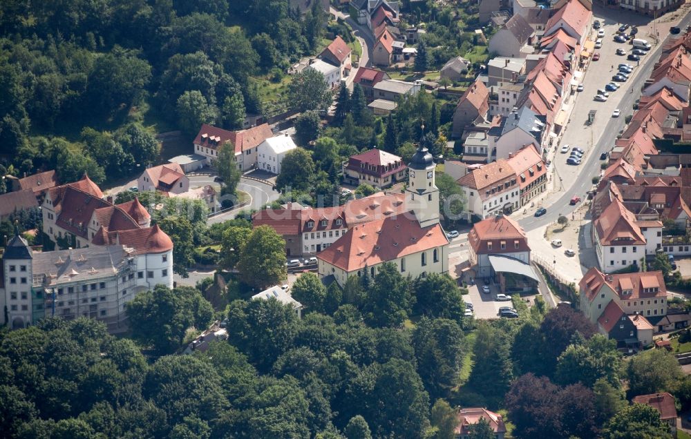 Nossen aus der Vogelperspektive: Kirchengebäude in Nossen im Bundesland Sachsen, Deutschland