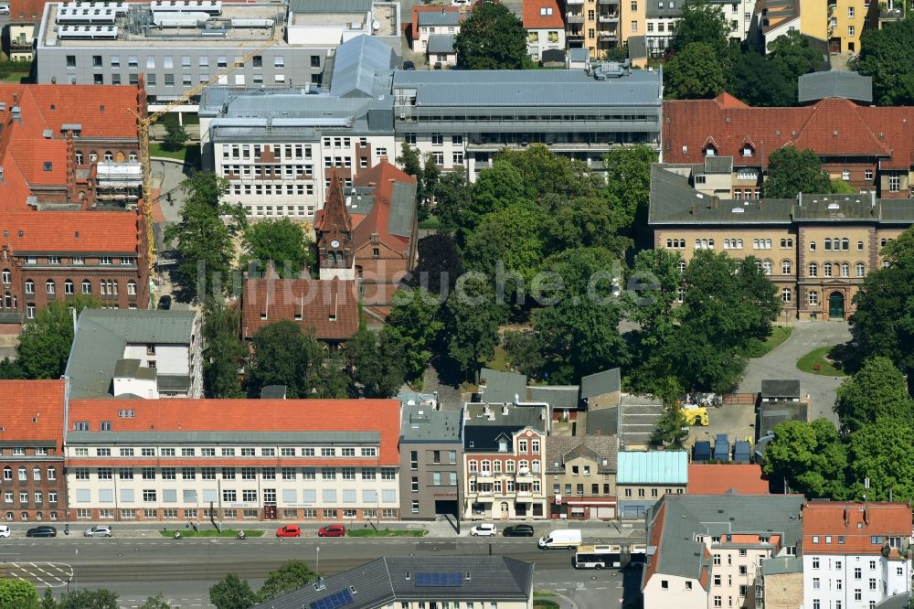 Potsdam aus der Vogelperspektive: Kirchengebäude der Oberlinkirche - Kirchengemeinde im Oberlinhaus an der Rudolf-Breitscheid-Straße im Ortsteil Babelsberg in Potsdam im Bundesland Brandenburg, Deutschland