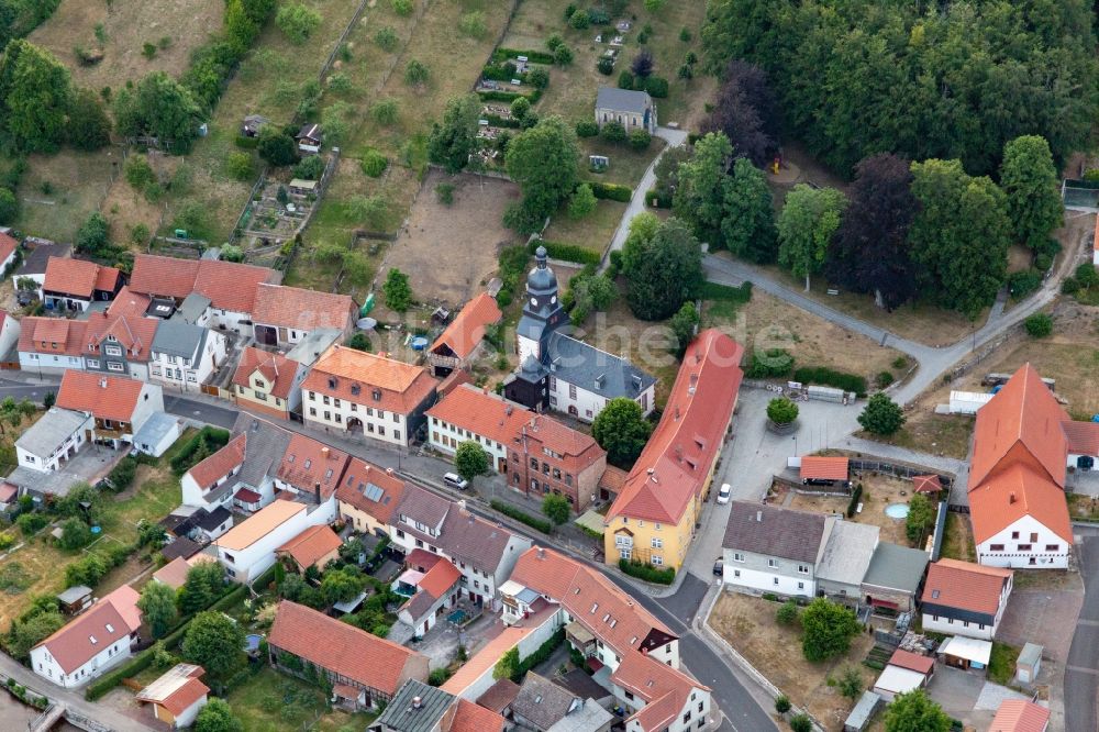 Luftbild Angelroda - Kirchengebäude in der Ortsmitte in Angelroda im Bundesland Thüringen, Deutschland