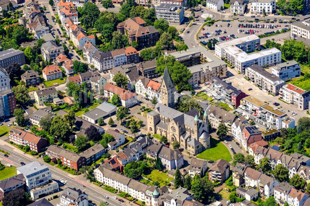 Luftaufnahme Recklinghausen - Kirchengebäude St. Paulus Kirche in Recklinghausen im Bundesland Nordrhein-Westfalen, Deutschland