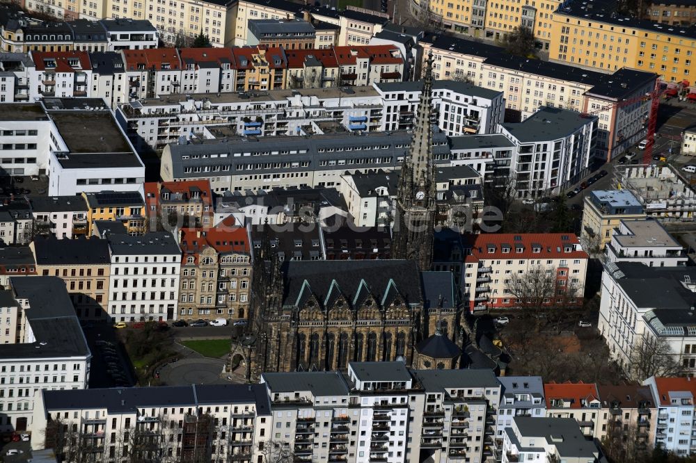 Luftaufnahme Leipzig - Kirchengebäude der Peterskirche an der Schletterstraße im Ortsteil Zentrum-Süd in Leipzig im Bundesland Sachsen