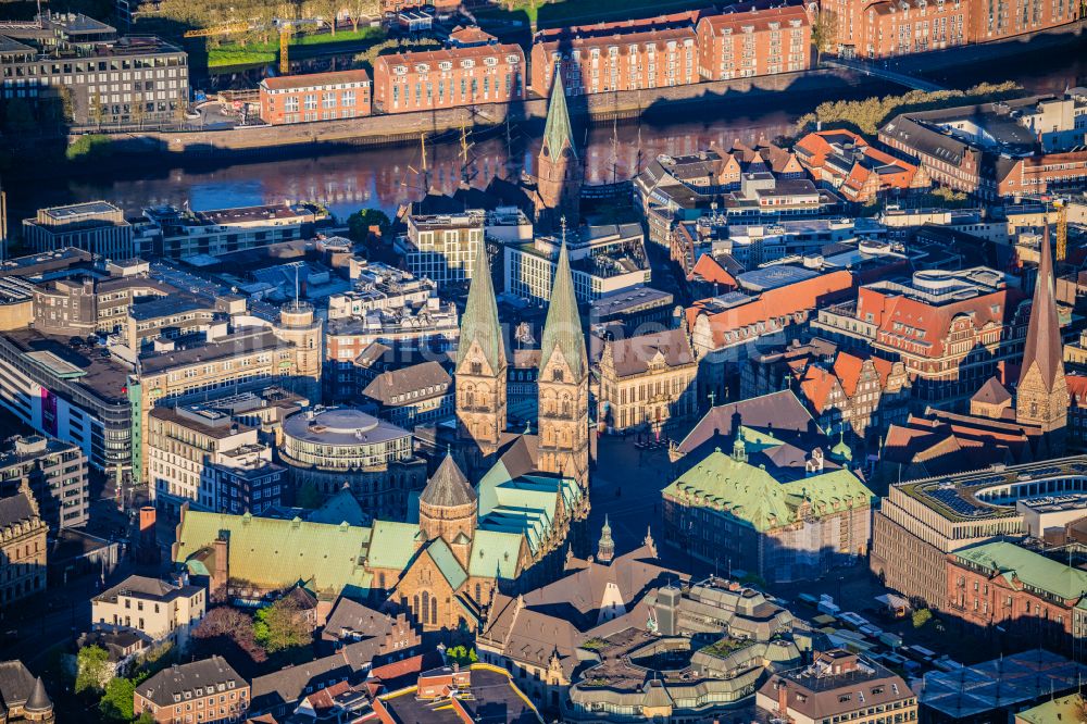 Luftaufnahme Bremen - Kirchengebäude des St. Petri Dom Bremen im Ortsteil Zentrum in Bremen, Deutschland