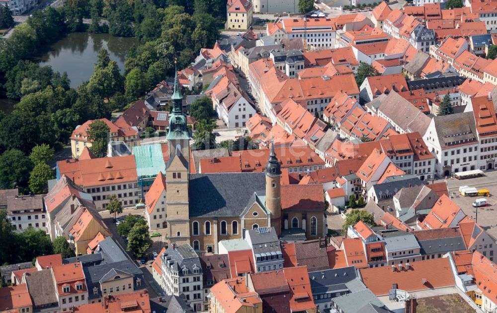 Freiberg von oben - Kirchengebäude der St. Petri Kirche in Freiberg im Bundesland Sachsen, Deutschland