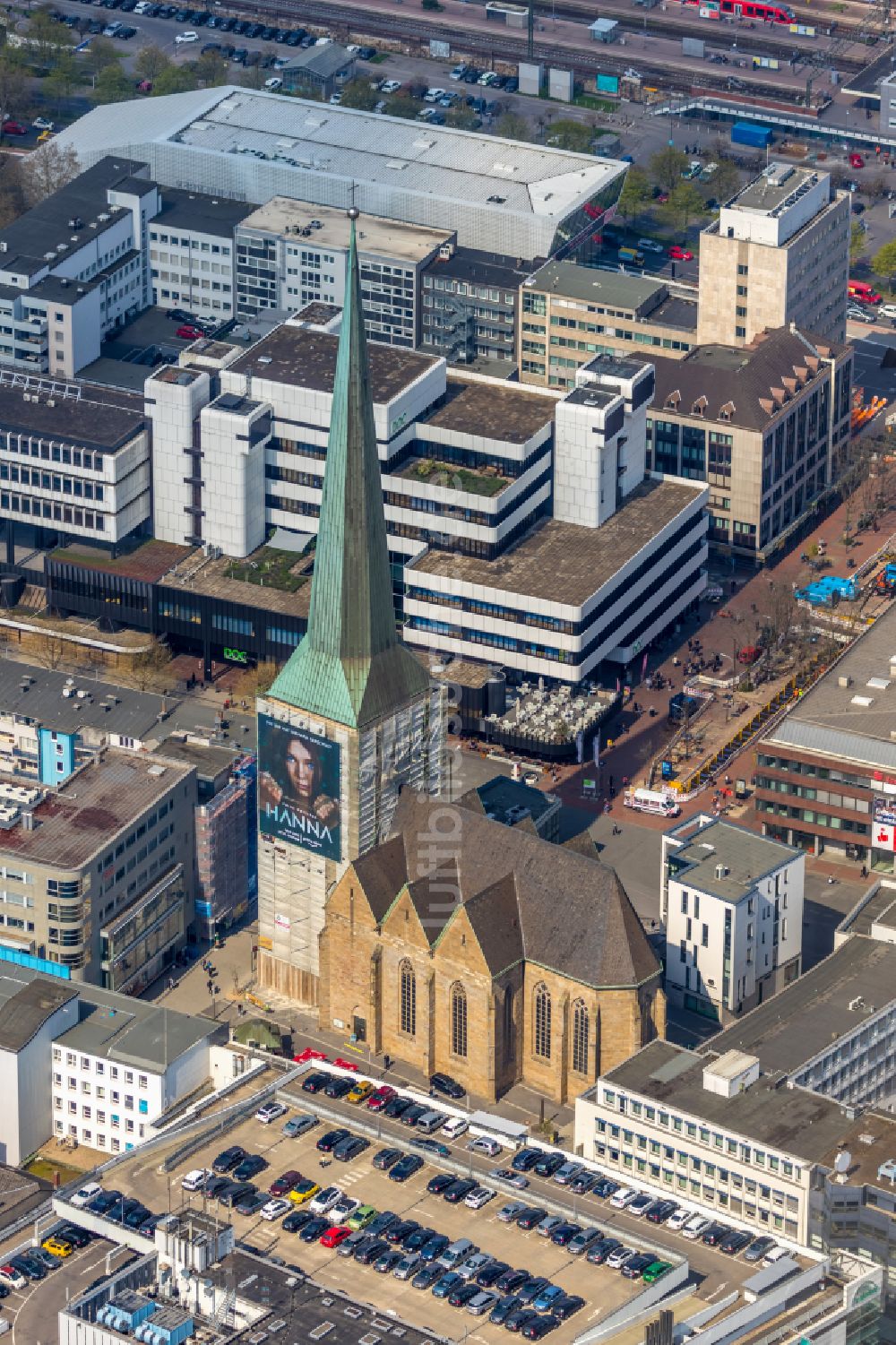 Luftbild Dortmund - Kirchengebäude der St. Petri Kirche im Ortsteil City-West in Dortmund im Bundesland Nordrhein-Westfalen, Deutschland