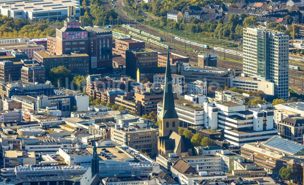 Luftaufnahme Dortmund - Kirchengebäude der St. Petri Kirche im Ortsteil City-West in Dortmund im Bundesland Nordrhein-Westfalen, Deutschland