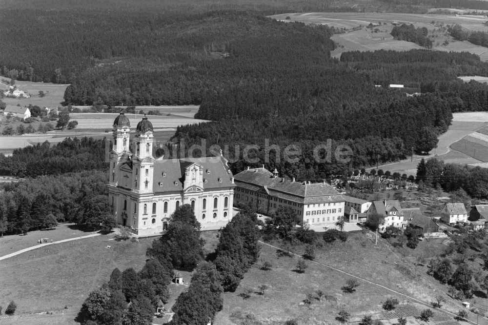 Luftaufnahme Ellwangen (Jagst) - Kirchengebäude Pfarr- und Wallfahrtskirche Schönenberg - Schönenbergkirche in Ellwangen (Jagst) im Bundesland Baden-Württemberg, Deutschland