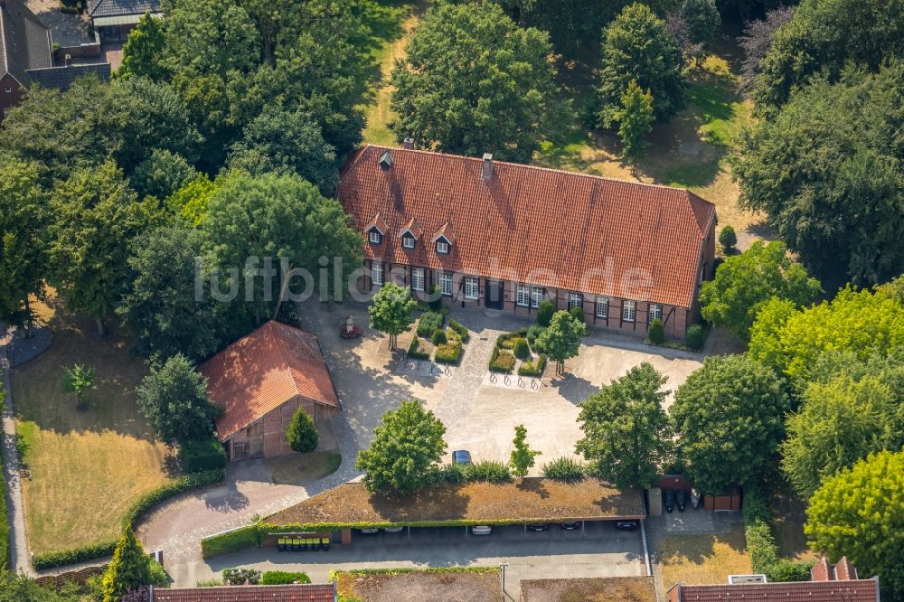 Luftaufnahme Everswinkel - Kirchengebäude Pfarrheim Everswinkel an der Nordstraße in Everswinkel im Bundesland Nordrhein-Westfalen, Deutschland