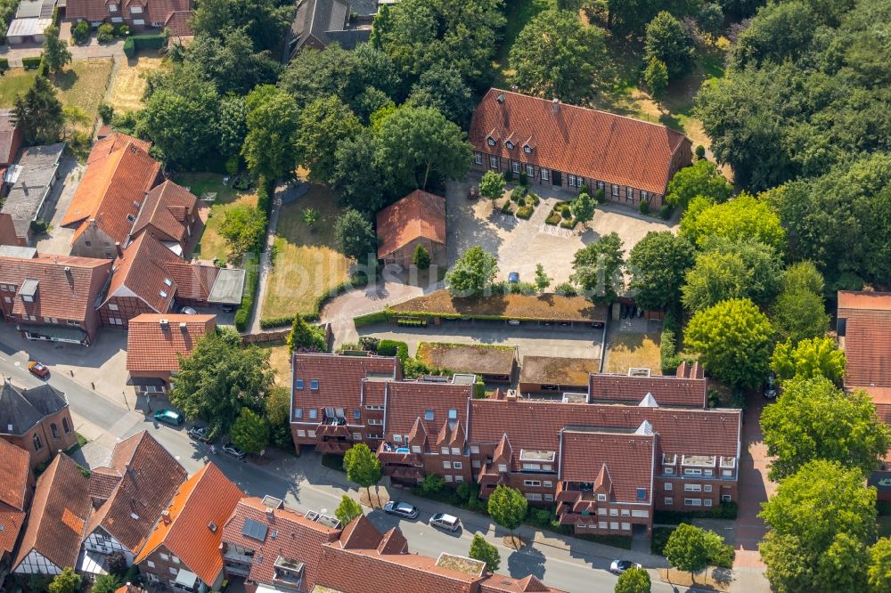 Everswinkel von oben - Kirchengebäude Pfarrheim Everswinkel an der Nordstraße in Everswinkel im Bundesland Nordrhein-Westfalen, Deutschland