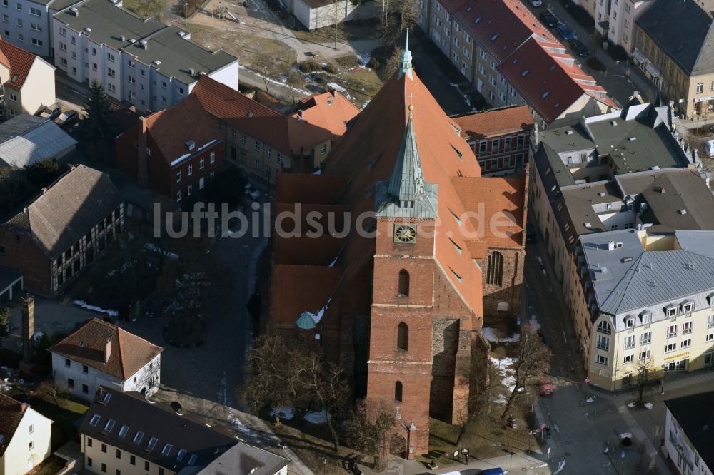 Luftbild Bernau - Kirchengebäude der Pfarrkirche Sankt Marien Kirchgasse in Bernau im Bundesland Brandenburg