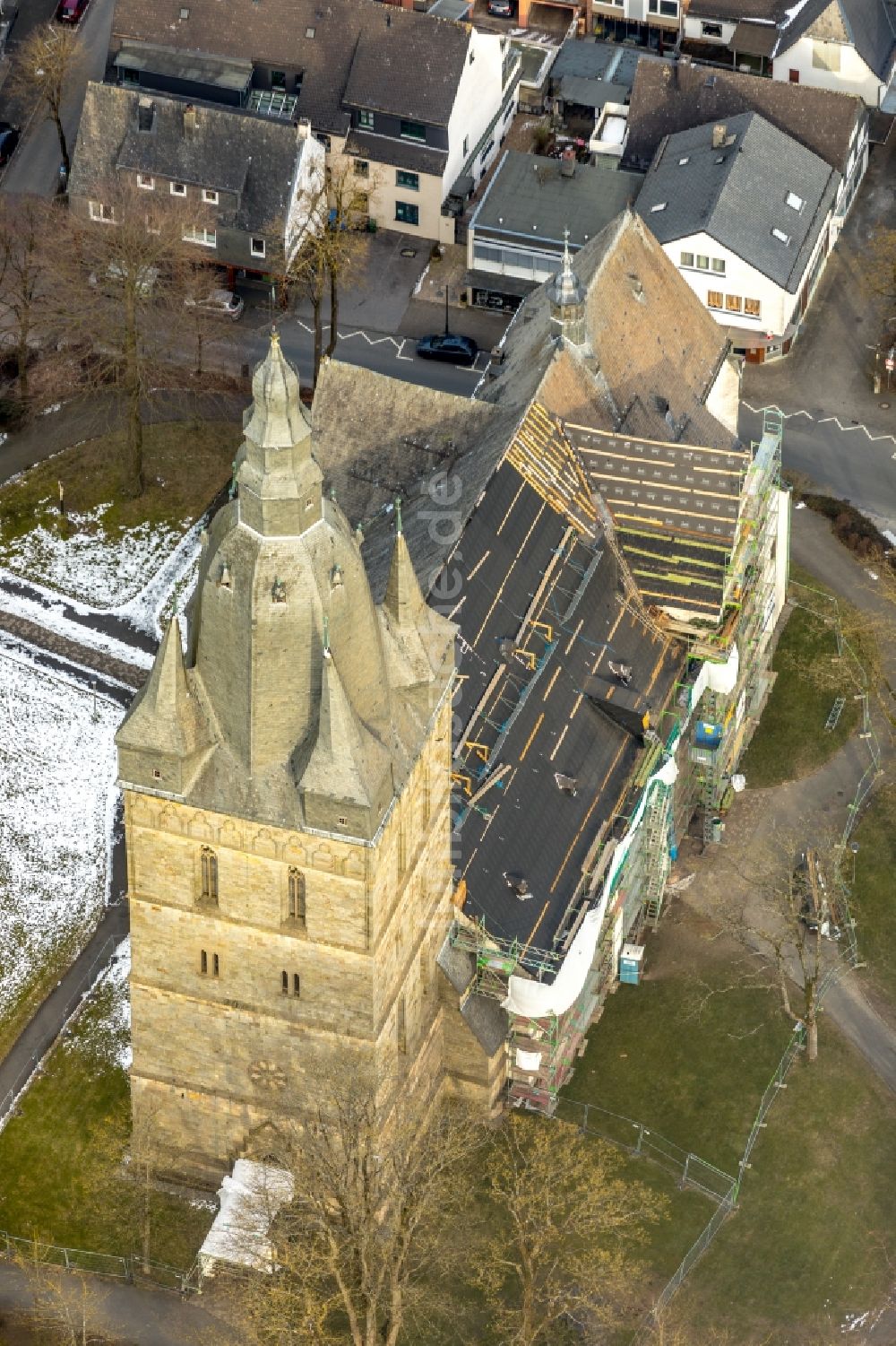 Luftaufnahme Brilon - Kirchengebäude der Probsteikirche in Brilon im Bundesland Nordrhein-Westfalen, Deutschland