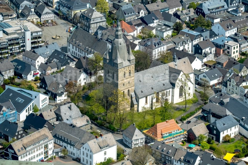 Luftbild Brilon - Kirchengebäude Probsteikirche in Brilon im Bundesland Nordrhein-Westfalen, Deutschland