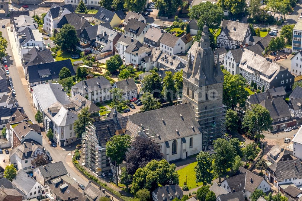 Luftbild Brilon - Kirchengebäude Probsteikirche in Brilon im Bundesland Nordrhein-Westfalen, Deutschland