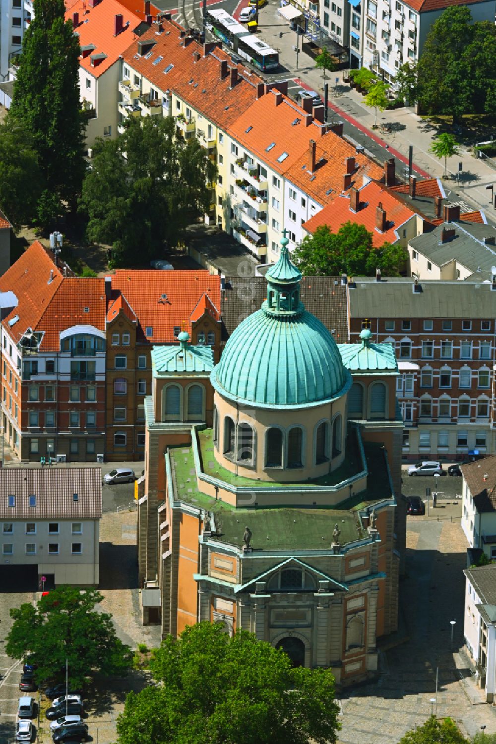 Luftbild Hannover - Kirchengebäude Propsteikirche Basilika St. Clemens in Hannover im Bundesland Niedersachsen, Deutschland