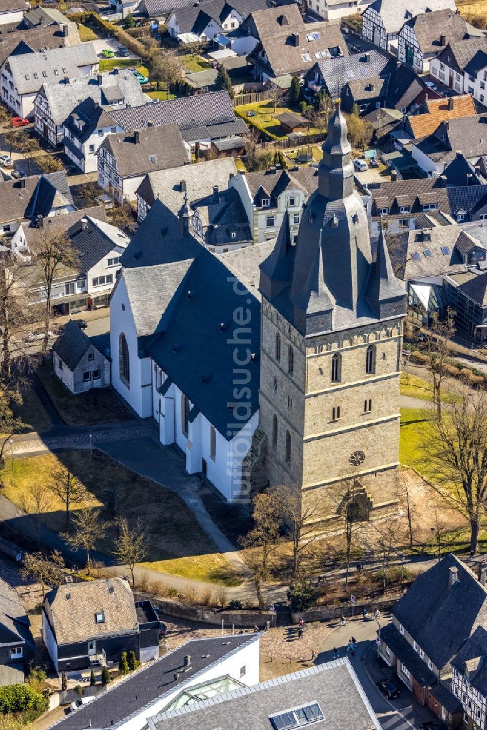 Luftbild Brilon - Kirchengebäude der Propsteikirche St. Petrus und Andreas in Brilon im Bundesland Nordrhein-Westfalen