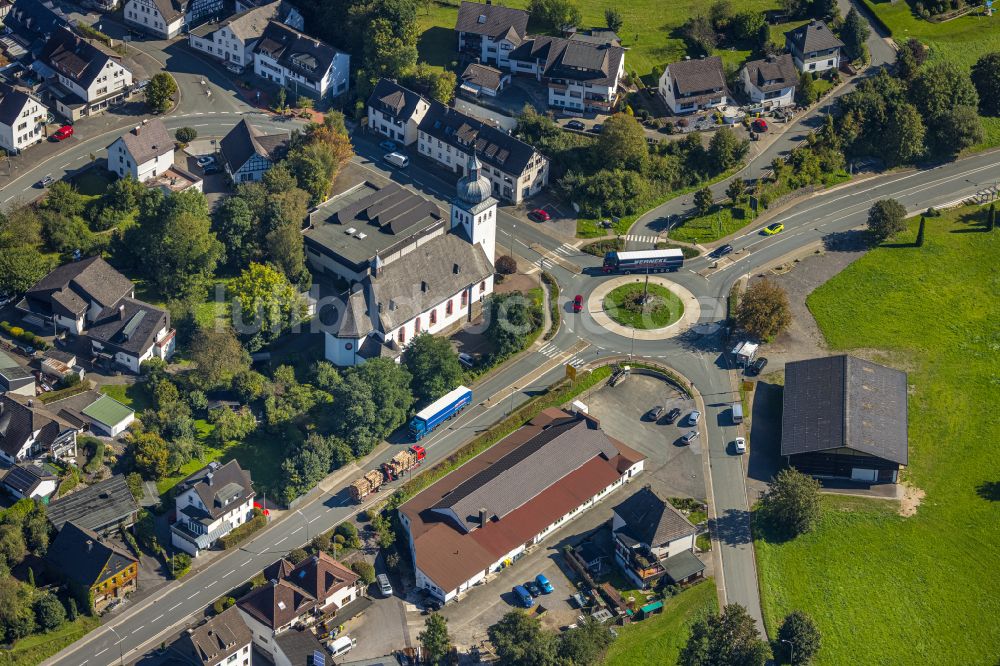 Luftaufnahme Rönkhausen - Kirchengebäude in Rönkhausen im Bundesland Nordrhein-Westfalen, Deutschland