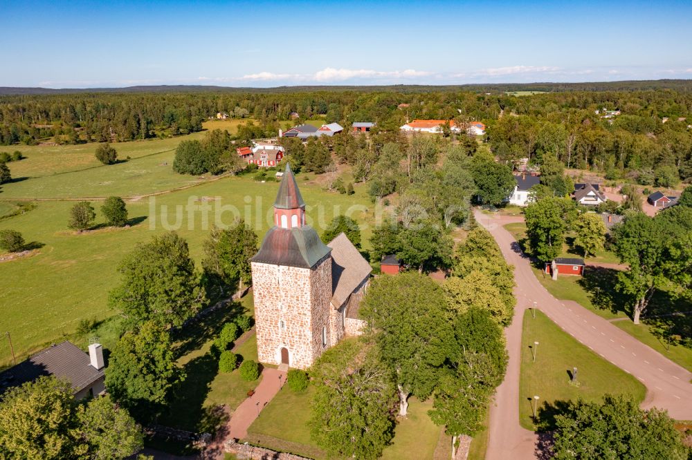 Saltvik aus der Vogelperspektive: Kirchengebäude Saltviks kyrka in Saltvik in Alands landsbygd, Aland