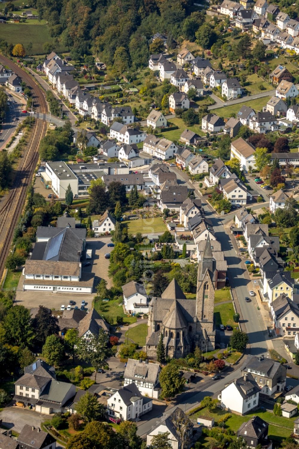 Bestwig aus der Vogelperspektive: Kirchengebäude der Sankt-Anna-Kirche in Bestwig im Bundesland Nordrhein-Westfalen