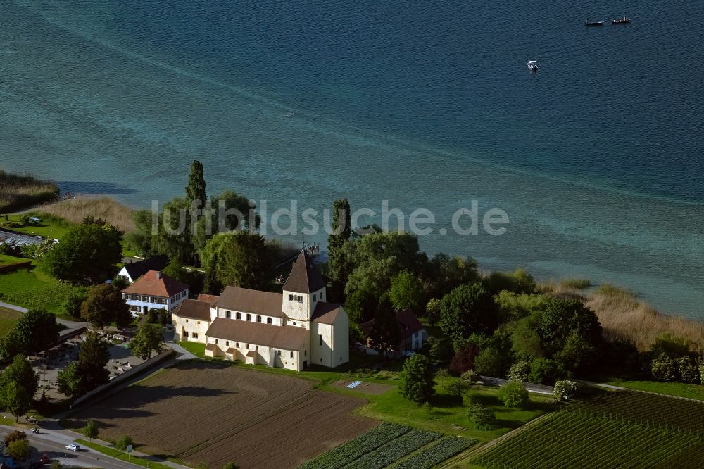 Reichenau aus der Vogelperspektive: Kirchengebäude Sankt Georg in Oberzell in Reichenau im Bundesland Baden-Württemberg, Deutschland