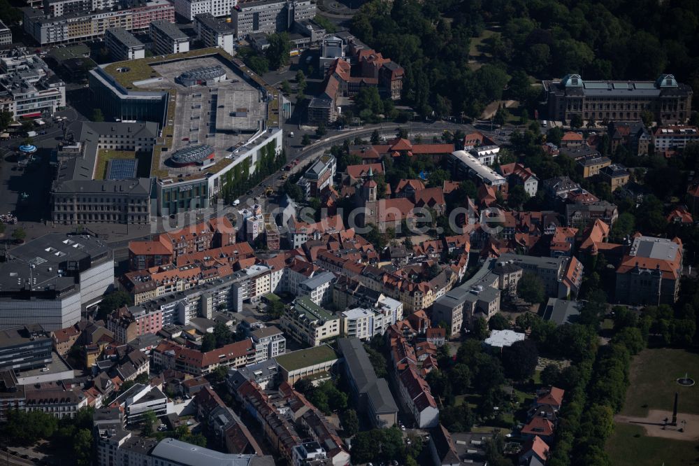 Braunschweig aus der Vogelperspektive: Kirchengebäude der Sankt Magni Kirche im Magniviertel in Braunschweig im Bundesland Niedersachsen, Deutschland