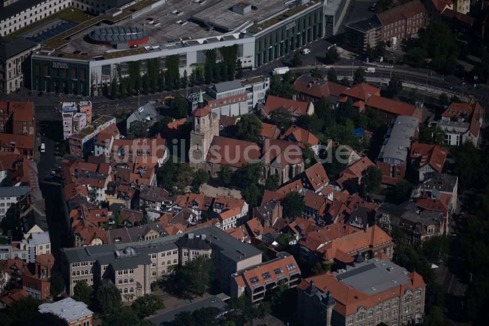 Braunschweig aus der Vogelperspektive: Kirchengebäude der Sankt Magni Kirche im Magniviertel in Braunschweig im Bundesland Niedersachsen, Deutschland