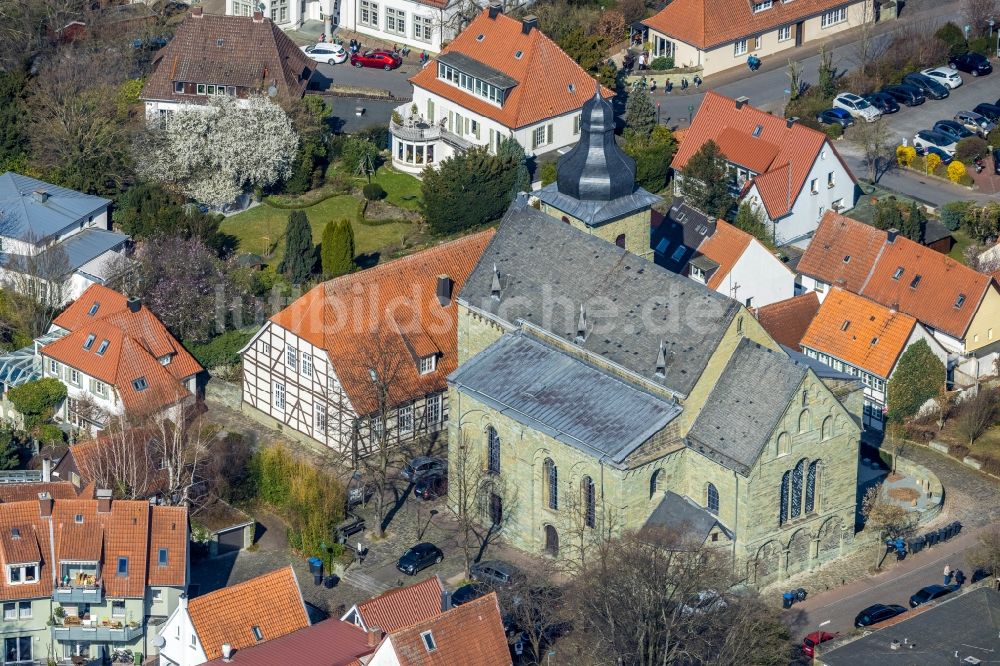 Luftbild Soest - Kirchengebäude der Sankt Maria zur Höhe in Soest im Bundesland Nordrhein-Westfalen, Deutschland