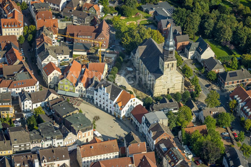 Luftbild Beckum - Kirchengebäude der Sankt Stephanus Kirche in Beckum im Bundesland Nordrhein-Westfalen, Deutschland