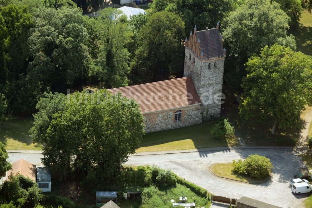 Luftaufnahme Jahnsfelde - Kirchengebäude der Schlosskirche in Jahnsfelde im Bundesland Brandenburg