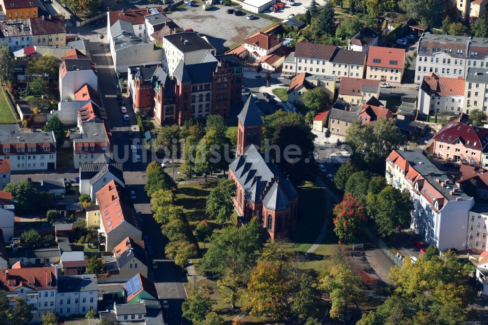 Luftbild Fürstenwalde/Spree - Kirchengebäude am Seilerplatz in Fürstenwalde/Spree im Bundesland Brandenburg, Deutschland