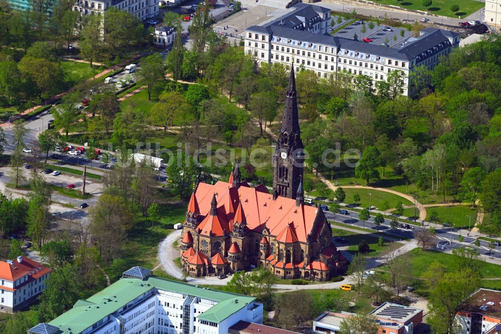 Luftaufnahme Dresden - Kirchengebäude Simultankirche Sankt Martin in Dresden im Bundesland Sachsen, Deutschland