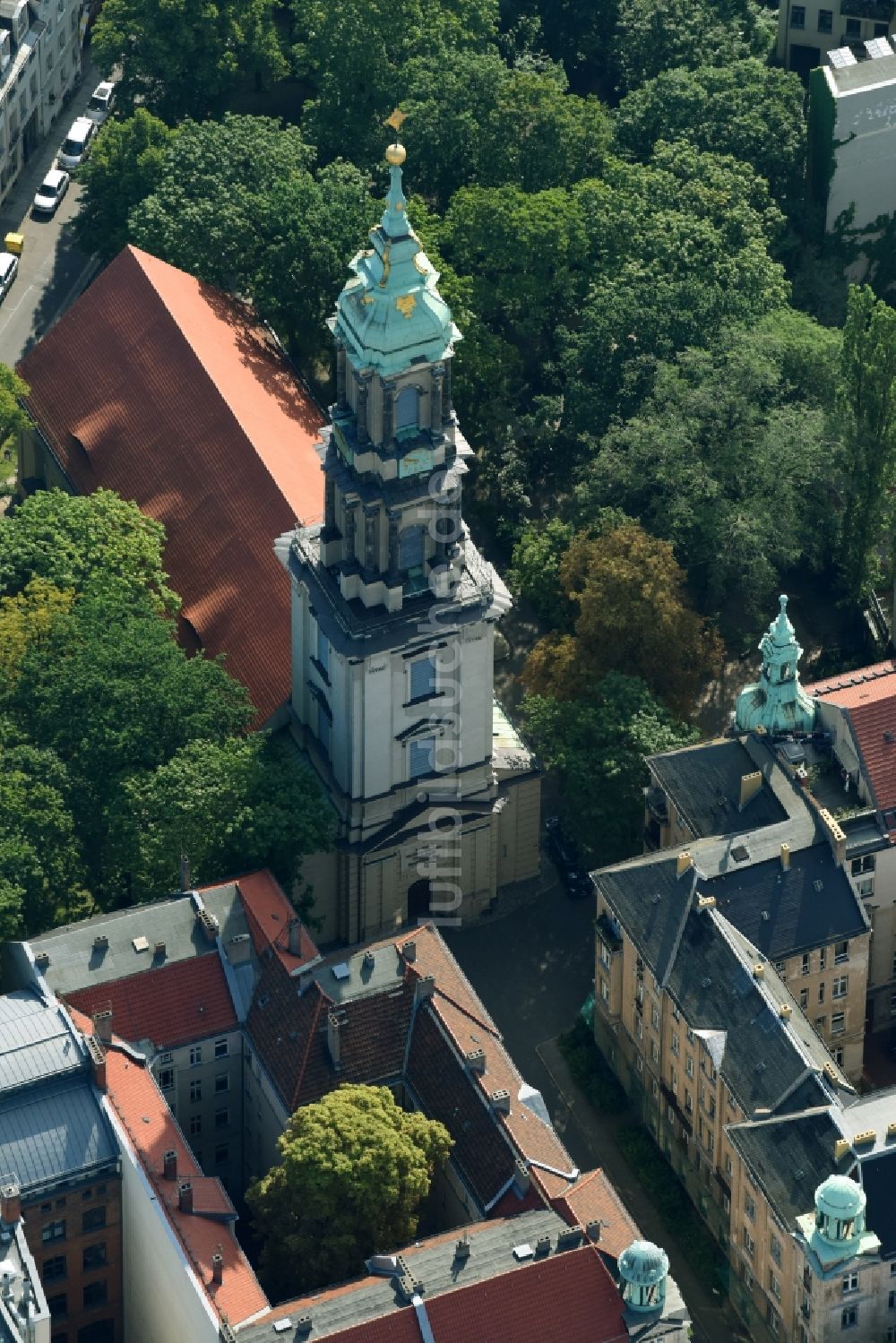 Luftaufnahme Berlin - Kirchengebäude der Sophienkirche im Ortsteil Mitte in Berlin, Deutschland