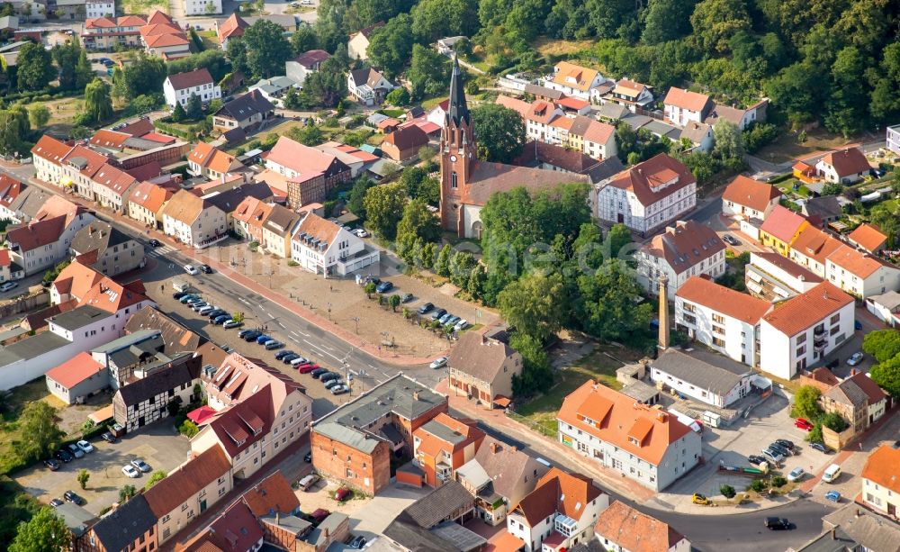 Luftbild Burg Stargard - Kirchengebäude der Stadtkirche in der historischen Stadtmitte in Burg Stargard im Bundesland Mecklenburg-Vorpommern