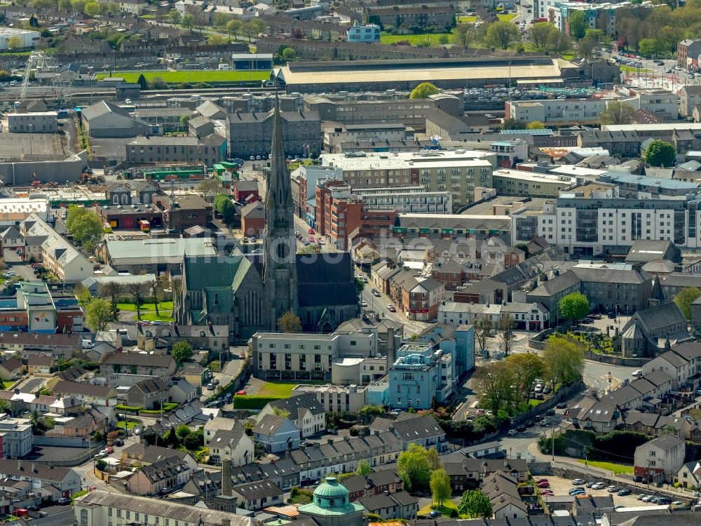 Luftbild Limerick - Kirchengebäude der Stadtkirche St. Johns in Limerick in Limerick, Irland