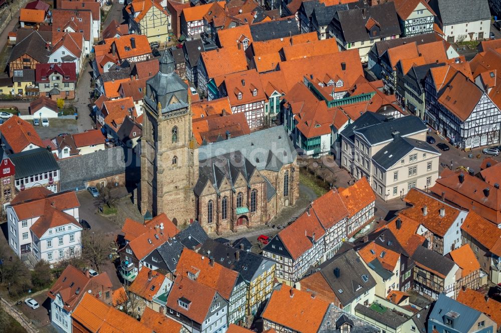 Bad Wildungen aus der Vogelperspektive: Kirchengebäude der Stadtkirche am Kirchplatz in Bad Wildungen im Bundesland Hessen, Deutschland