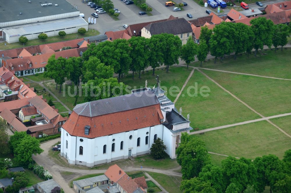 Luftbild Ludwigslust - Kirchengebäude der Stadtkirche in Ludwigslust im Bundesland Mecklenburg-Vorpommern