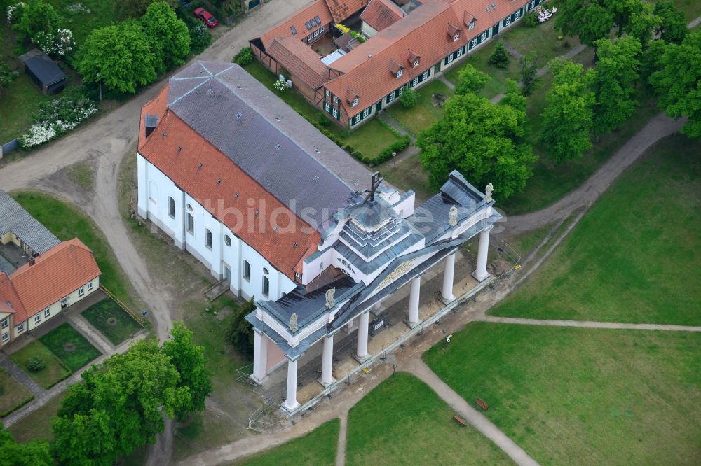 Luftbild Ludwigslust - Kirchengebäude der Stadtkirche in Ludwigslust im Bundesland Mecklenburg-Vorpommern