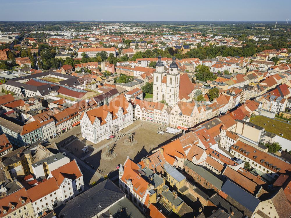 Lutherstadt Wittenberg von oben - Kirchengebäude Stadtkirche St. Marien zu Wittenberg in Lutherstadt Wittenberg im Bundesland Sachsen-Anhalt, Deutschland