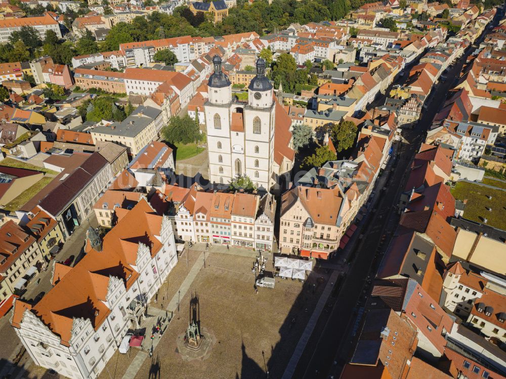 Luftaufnahme Lutherstadt Wittenberg - Kirchengebäude Stadtkirche St. Marien zu Wittenberg in Lutherstadt Wittenberg im Bundesland Sachsen-Anhalt, Deutschland