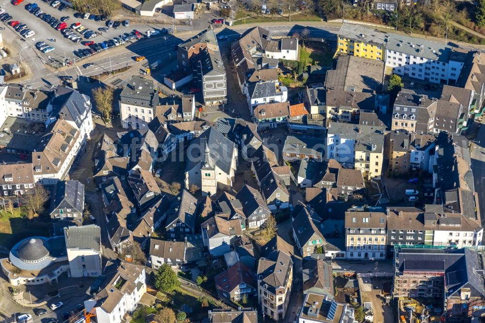 Luftaufnahme Velbert - Kirchengebäude der Stadtkirche in Velbert im Bundesland Nordrhein-Westfalen, Deutschland