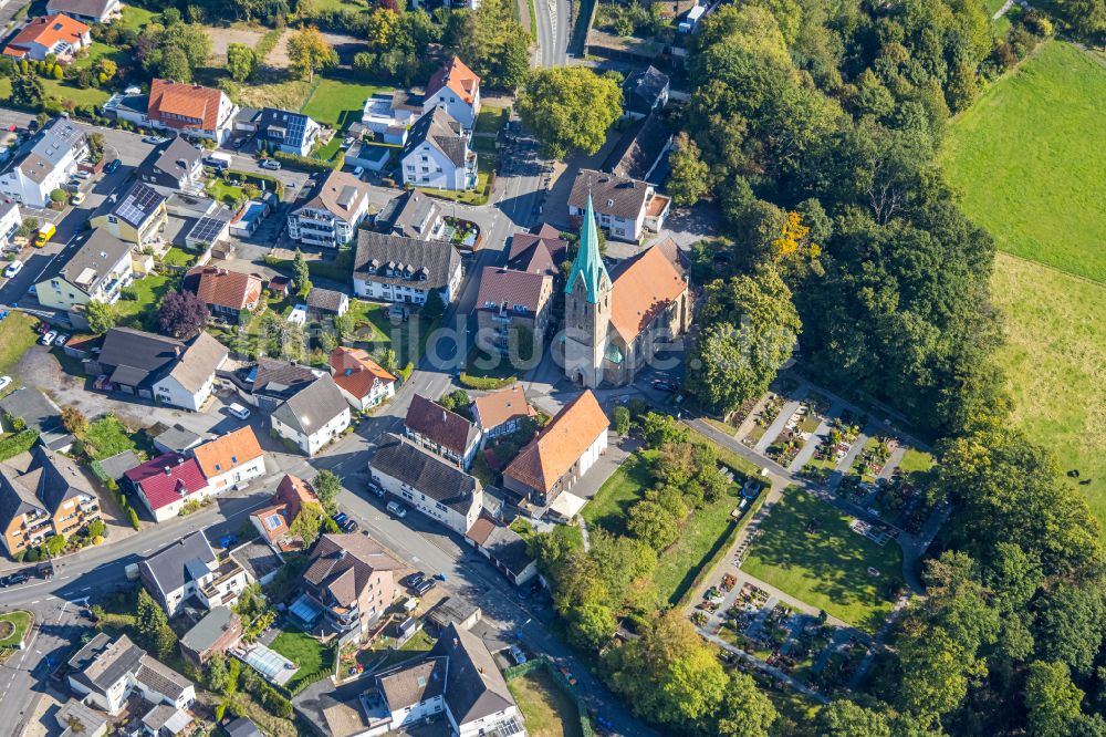 Luftaufnahme Opherdicke - Kirchengebäude der St. Stephanus Opherdicke an der Unnaer Straße in Opherdicke im Bundesland Nordrhein-Westfalen, Deutschland