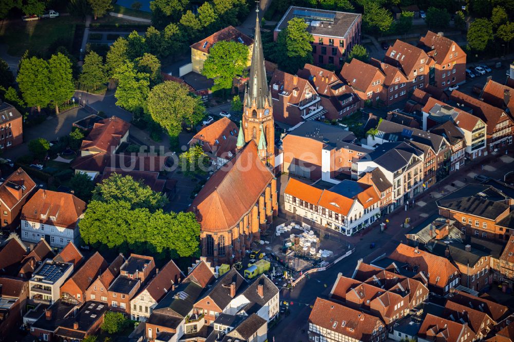 Luftaufnahme Winsen (Luhe) - Kirchengebäude St.Marien Kirche in Winsen (Luhe) im Bundesland Niedersachsen, Deutschland