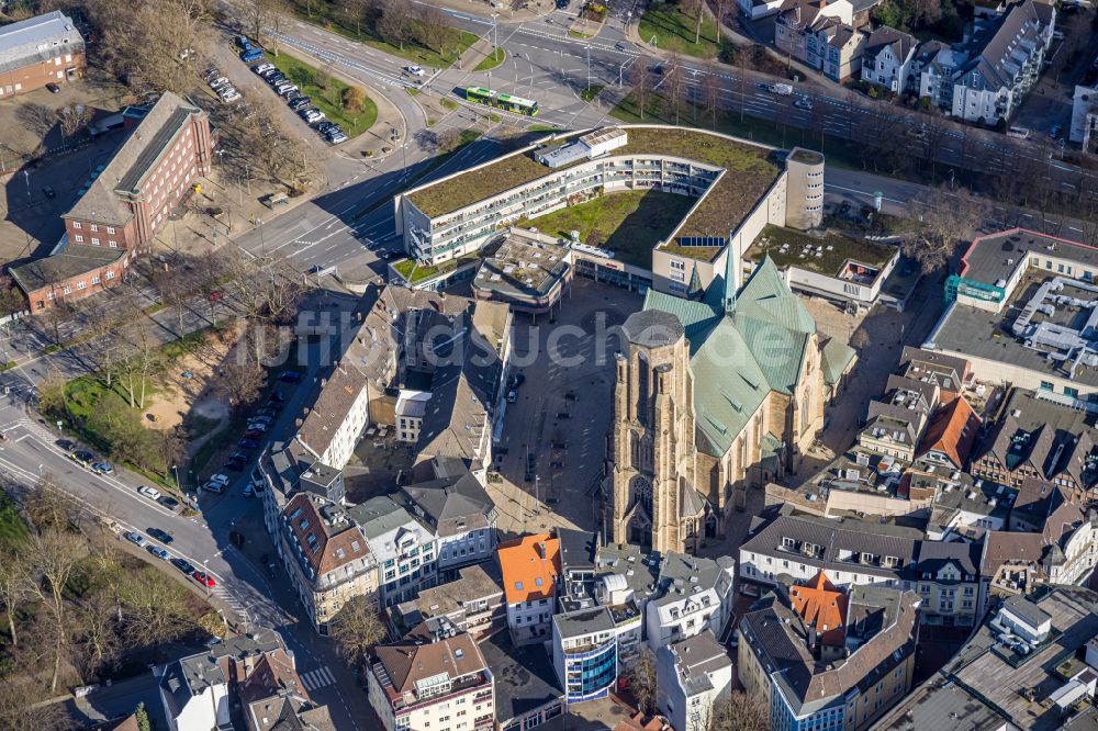 Gelsenkirchen von oben - Kirchengebäude St. Urbanus in Gelsenkirchen im Bundesland Nordrhein-Westfalen, Deutschland