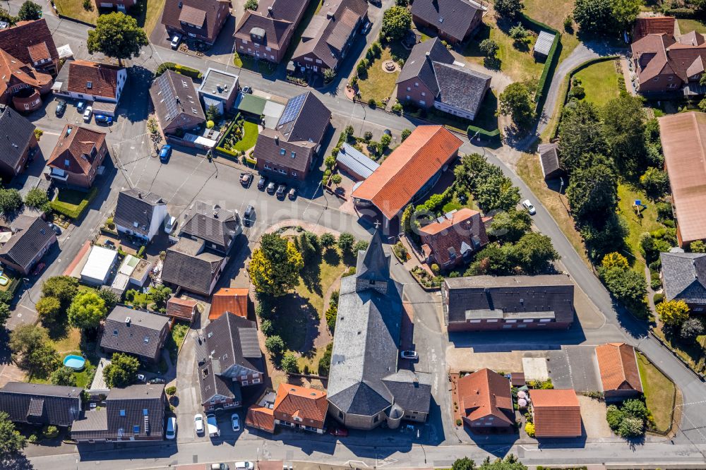 Luftaufnahme Rhade - Kirchengebäude St. Urbanus in Rhade im Bundesland Nordrhein-Westfalen, Deutschland