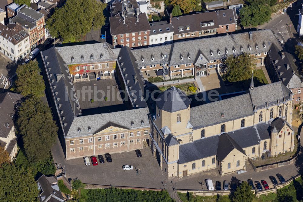 Luftaufnahme Mönchengladbach - Kirchengebäude St. Vitus in Mönchengladbach im Bundesland Nordrhein-Westfalen, Deutschland