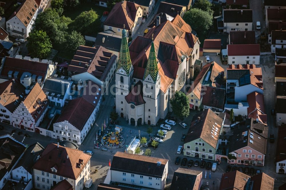 Luftaufnahme Beilngries - Kirchengebäude St. Walburga in Beilngries im Bundesland Bayern, Deutschland