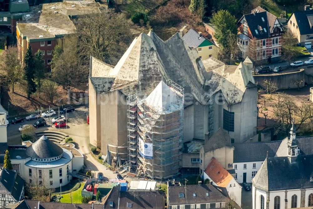 Velbert aus der Vogelperspektive: Kirchengebäude der Wallfahrt Neviges an der Elberfelder Straße im Ortsteil Neviges in Velbert im Bundesland Nordrhein-Westfalen